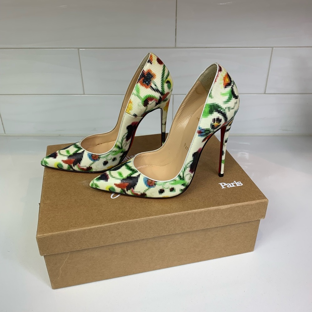 Christian Louboutin So Kate Size 35/5